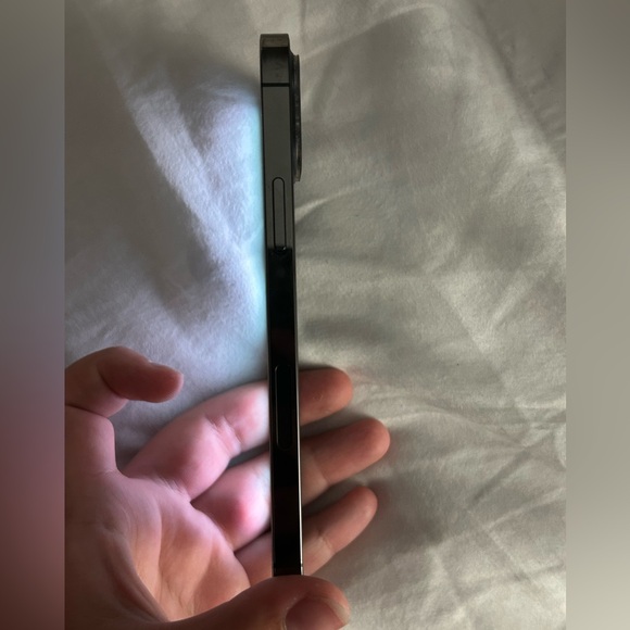 Apple iPhone 12 Pro 128 GB - Space Gray - Picture 8 of 10